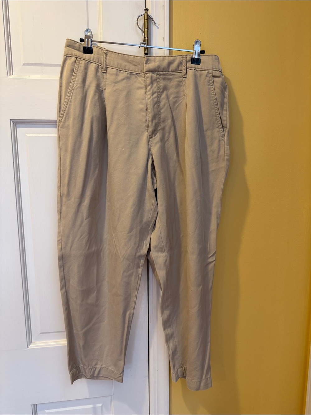 Loft Khaki women’s Pants size medium petite.